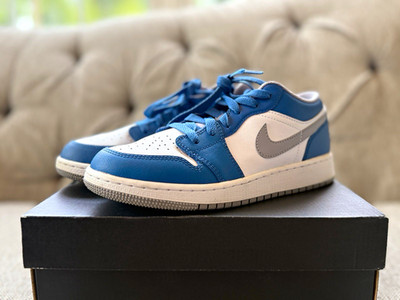 Jordan Air Jordan 1 Low (GS) True Blue Cement Gray White Leather Sneaker Youth 5