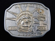 SJ03137 VINTAGE 1986  100 YEARS OF LIBERTY STATUE  COMMEMORATIVE BELT BUCKLE