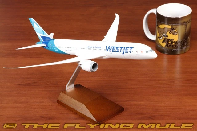 Skymarks 1:200 787-9 Dreamliner WestJet Airlines C-GUDH с деревянной подставкой - Изображение 4 из 4
