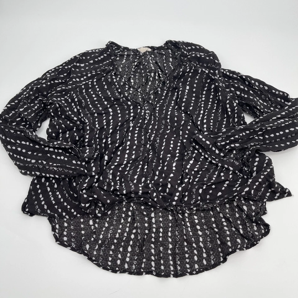 Blusa Silence and Noise para mujer grande negra blanca cuello en V informal rayón corbata frontal Foto 4 de 4