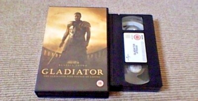 Gladiator UNIVERSAL UK PAL VHS BIG BOX VIDEO 2000 Russell Crowe Ridley Scott 