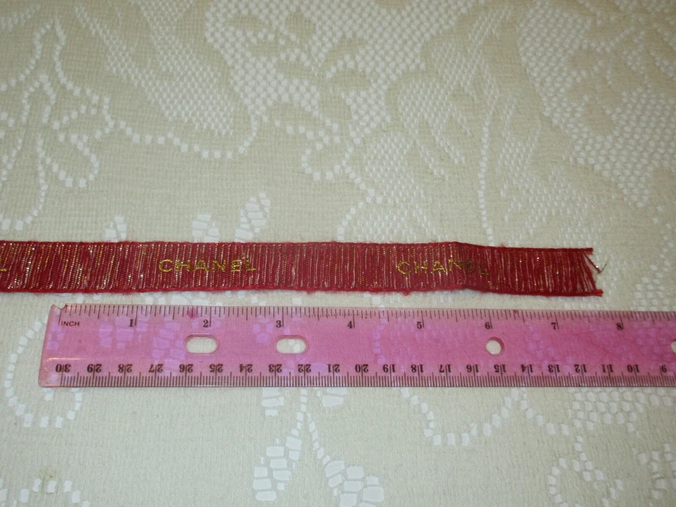 Fita de embalagem festiva feriado ouro vermelho Chanel 36" - Imagem 2 de 2