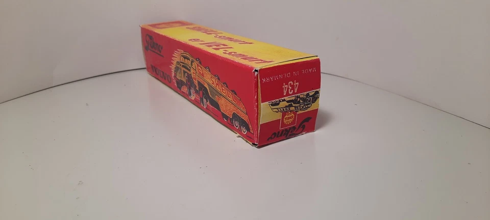 CAIXA DE REPRODUÇÃO TEKNO DINAMARCA SOMENTE PARA VOLVO N88 434 SHELL PETROLEIRO 1/43 - Imagem 4 de 4