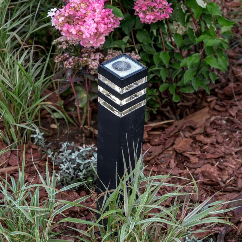 Borne lumineuse IP54 Unter Den Linden Maytoni pour sublimer vos allées de jardin