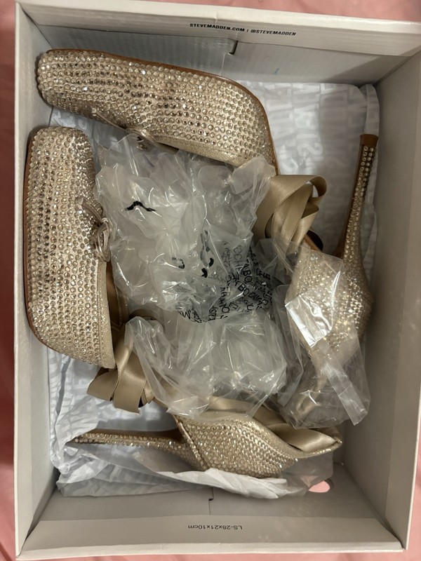 Steve Madden Beige Rhinestone Bow Tie Ankle Strap Square Toe Strappy Heels