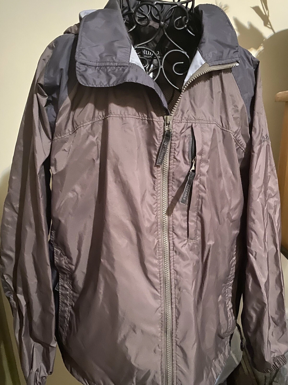Columbia XCO Windbreaker Mens Med Full Zip Packable Jacket Sportswear Rain