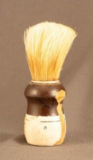 ANTIQUE SHAVING BRUSH: BADGER AND LACQUER OVER WOOD CIRCA 1930 REF: 0112D