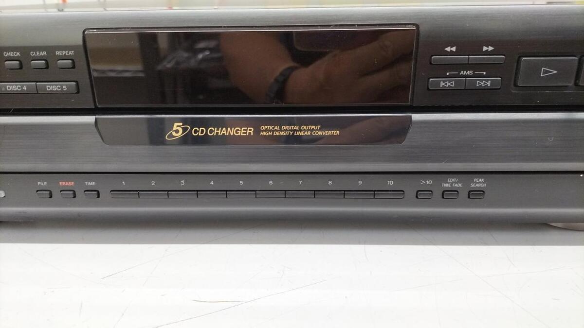 Sony CDP-CE505 CD Player Good Condition Used w/Accessories Sony CDP-CE505 CD Player Good Condition Used w/Accessories