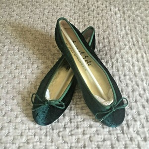 french sole ballerinas