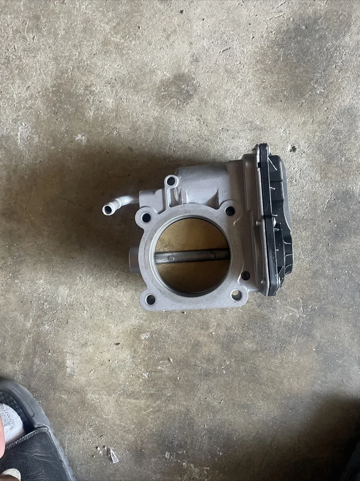 Lexus GS300 2006 carrocería del acelerador  Foto 3 de 4