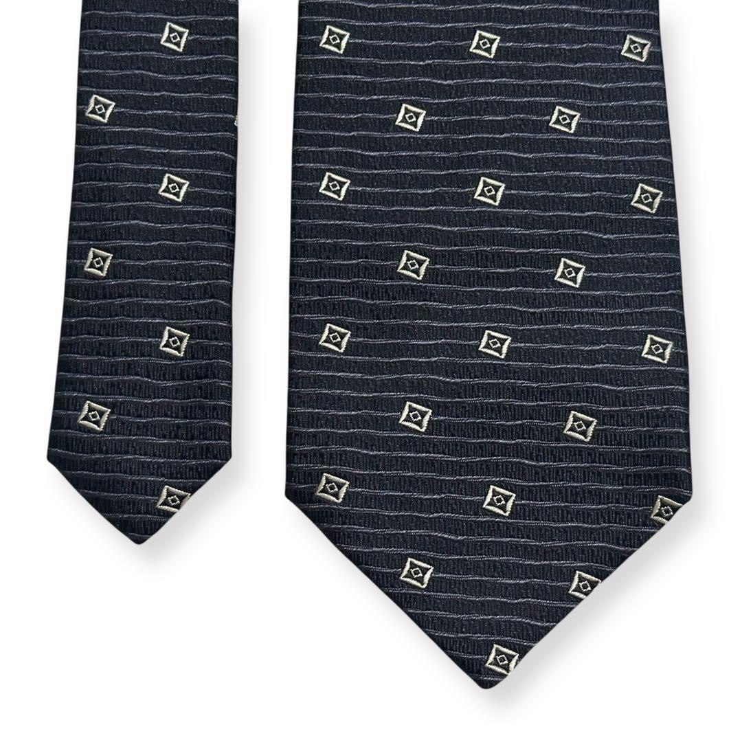 Yves Saint Laurent Silk Tie Black 100% Silk Slim Classic Used thumbnail 3