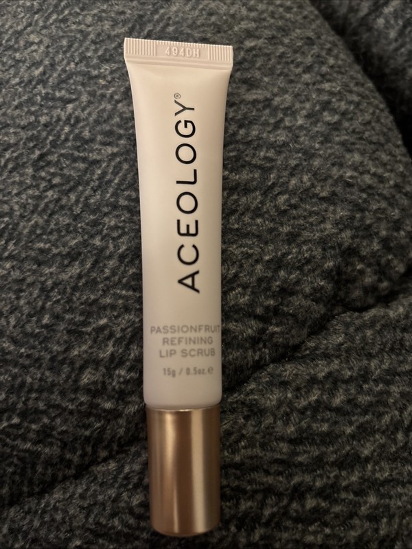 Aceology Passionfruit Refining Lip Scrub 15 g .5 oz Full Size NEW