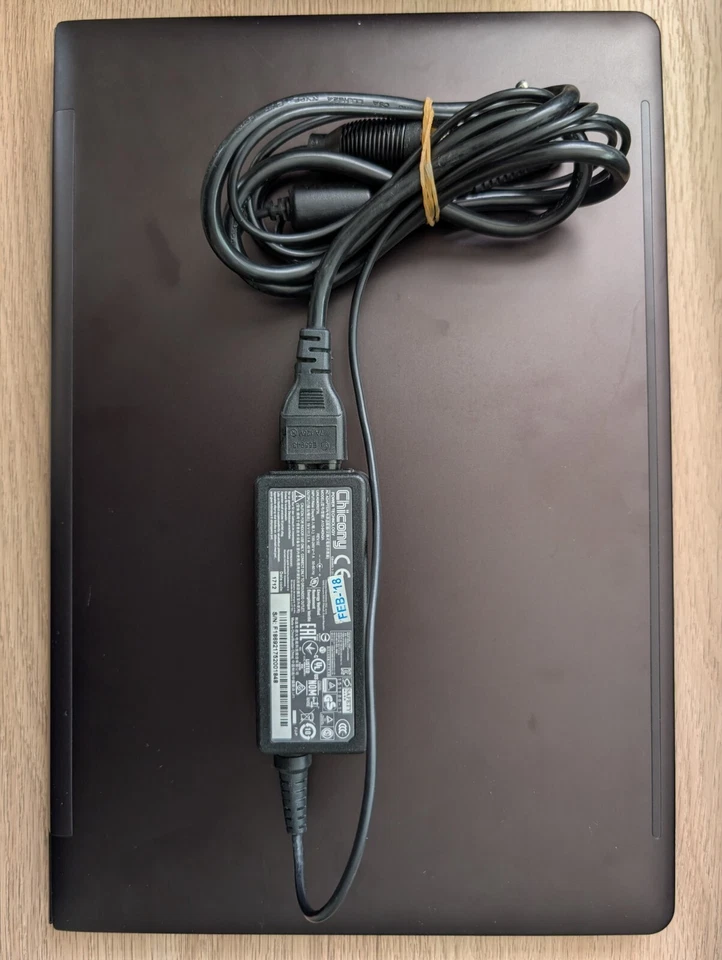 Modelo de 13 polegadas SAGER NP3146 (CLEVO N141ZU) - 32GB RAM, 256GB SSD - Imagem 2 de 4