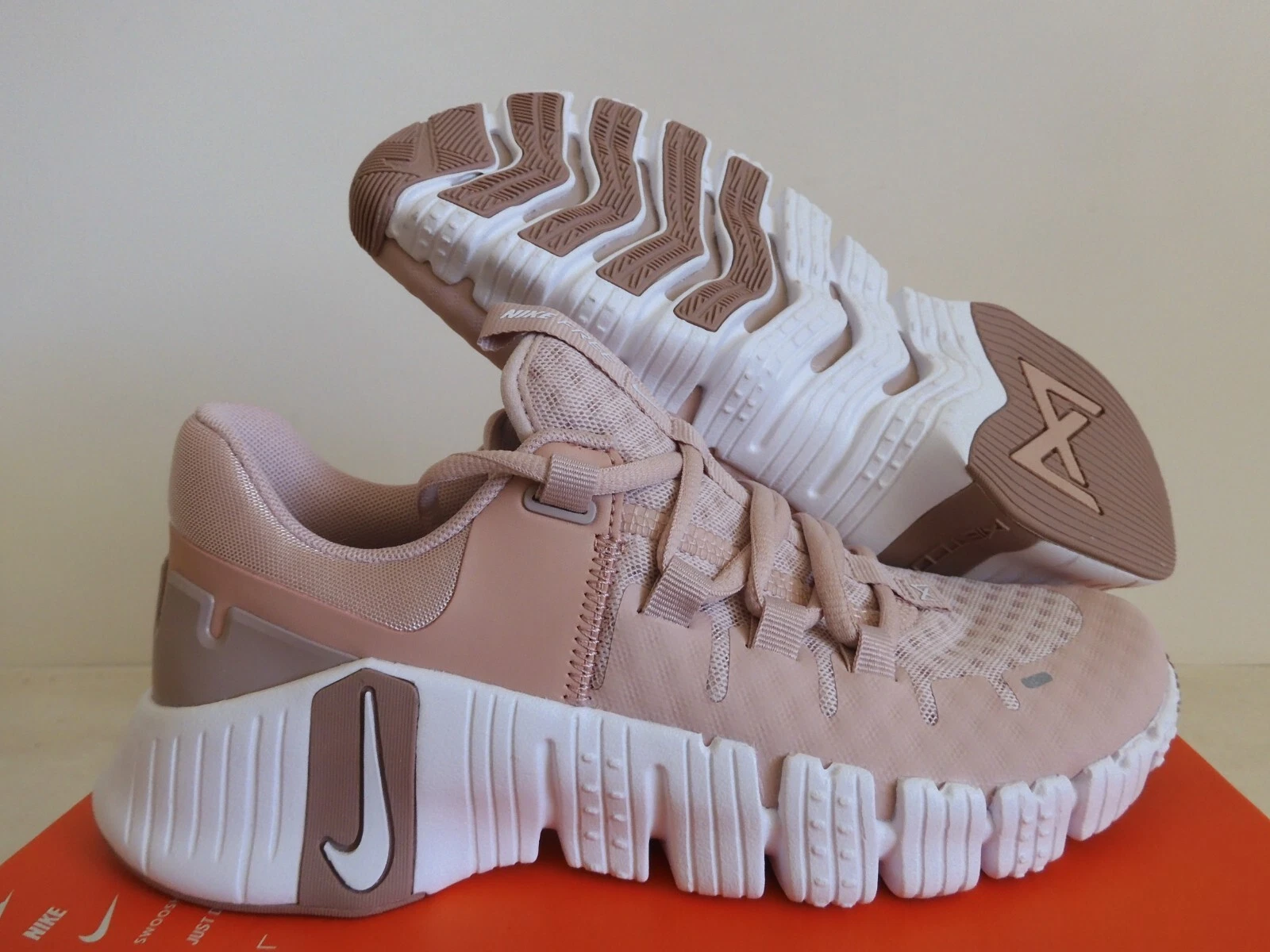 Nike Free Metcon 5 rosa Oxford bianco da donna taglia 6 5 [DV3950 600]