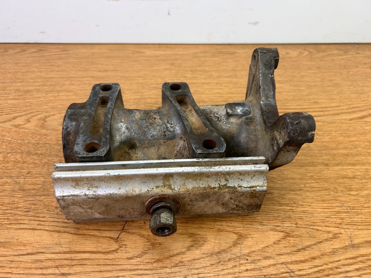 04-08 Suzuki LTZ400 KFZ400 DVX400 Swingarm Rear Axle Carrier