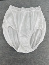 HANES HER WAY - Vintage White Nylon Hi Cut Silky Lace Trim Panty Brief Size 7 A5