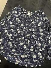 H&M Women's Top, Flower Pattern, V Neck Button Up, 1/3 Sleeve, Small #606