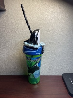 2012 SeaWorld Park Souvenir Cup ''One Ocean'' Shamu - Orca Whale 3D Topper Straw 