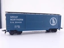 *READ* Model Power HO 9002 Great Northern Wooden Box Car 39402 Blue Model Train