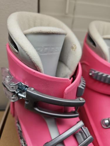 Roces Idea Up Adjustable Kids Ski Boots White Light PINK Size 13Jr - 3 - Picture 6 of 12