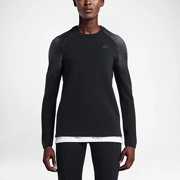 NWT Women s Nike Sportswear Tech Fleece Crew Sz XS 809537 010