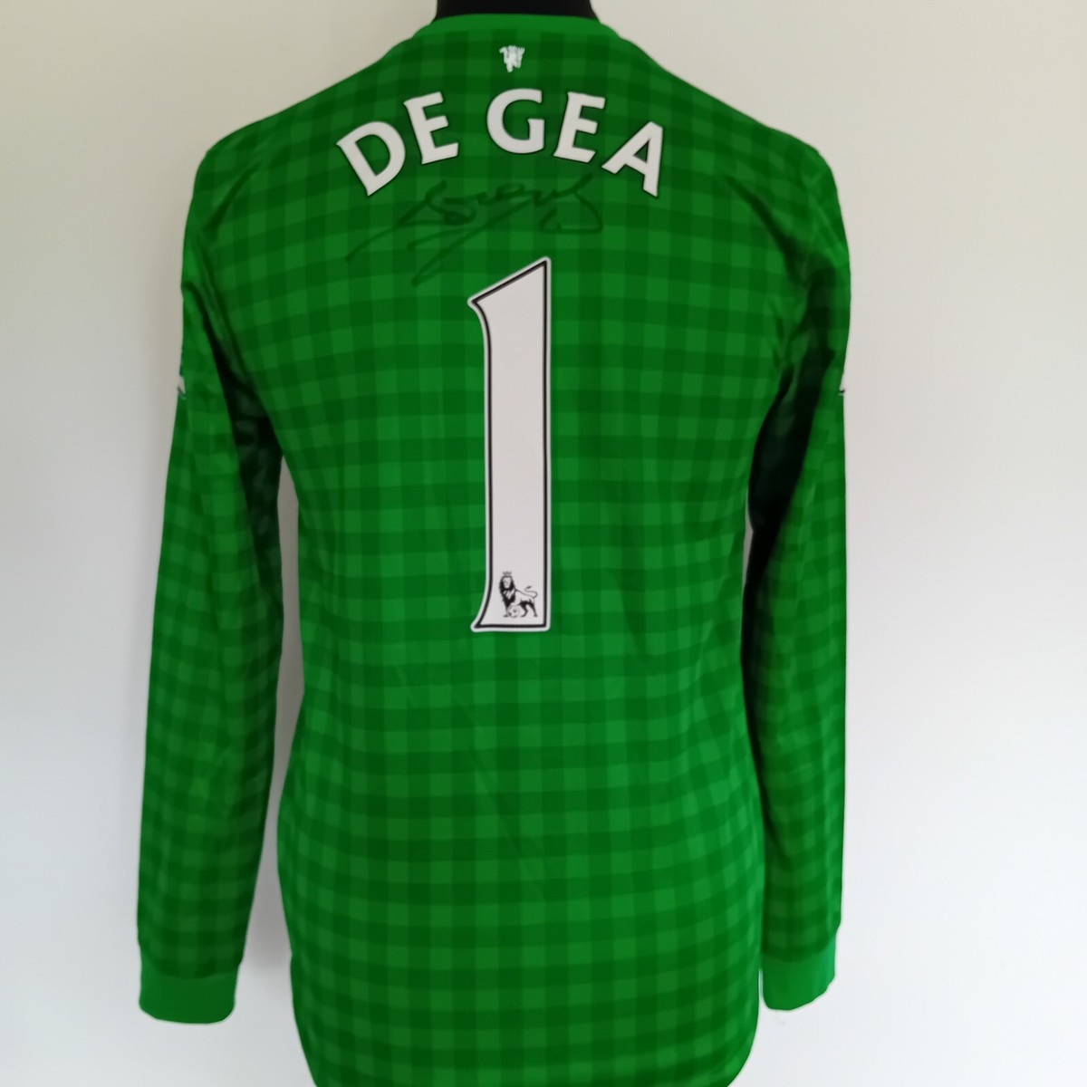 Manchester United Home Number 1 Goalkeeper GK Shirt Signed