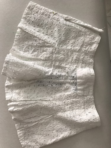 Miss Blumarine Designer Girls Perforated Skort Skirt Shorts Bermuda Sz6 - Picture 3 of 4