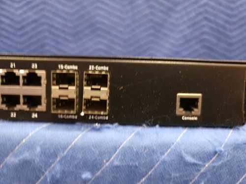 Conmutador de red de 24 puertos Pakedge S24P8av haz una oferta - Imagen 9 de 12
