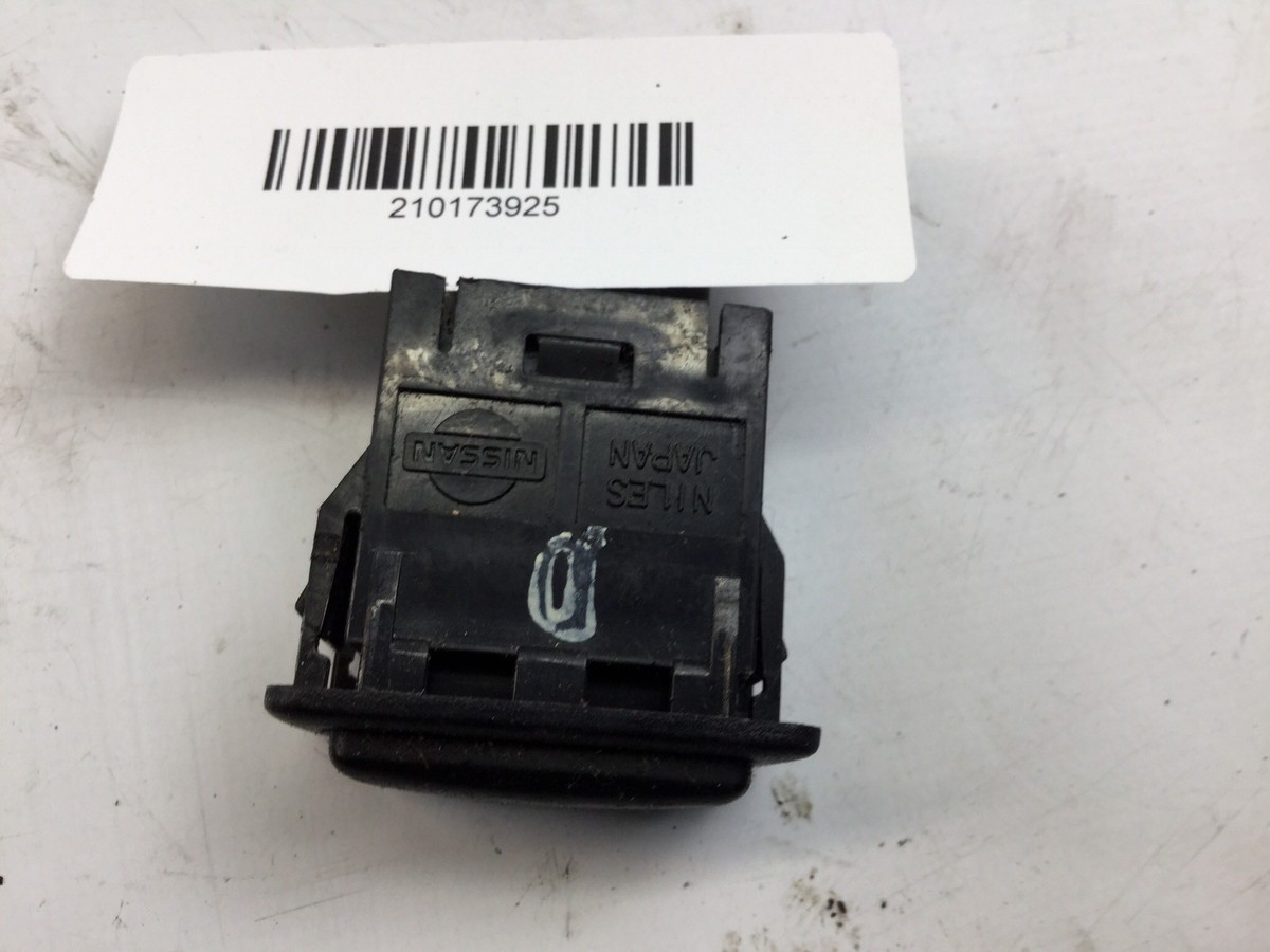 車掌スイッチ　S535型　C3式 03 04 INFINITI G35 COUPE VEHICLE DYNAMIC CONTROL VDC OFF