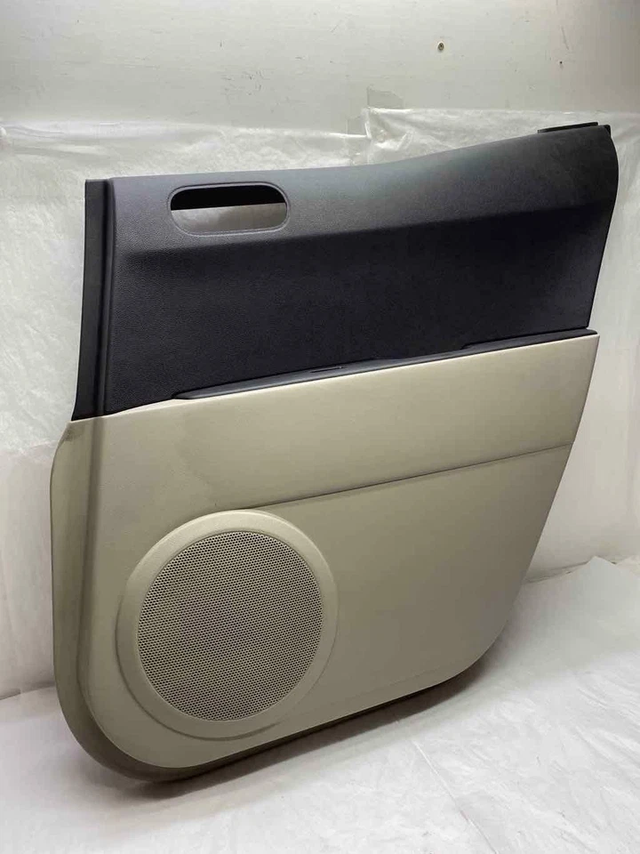 Отделочная панель задней внутренней двери 2007 - 2009 MAZDA CX7 правая со стороны пассажира правая G - Изображение 2 из 4