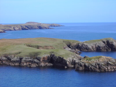 Photo 6x4 Eilean na Greine (front right) Rubhan Greine (back right) Seisi c2008