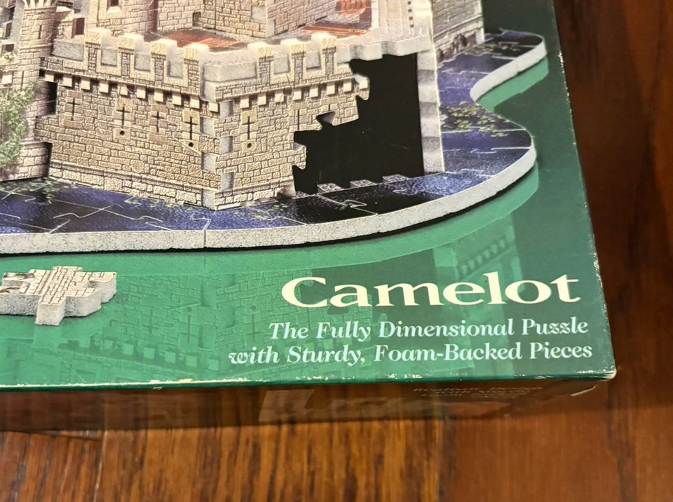 Rompecabezas 3D Camelot 3D FactorySeal nuevo en caja 620 piezas #4687 de Milton Bradley 1995 Foto 2 de 4