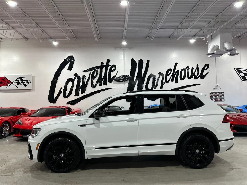 2021 Volkswagen Tiguan SE R-Line Black Side Steps, Only 26k! - Image 2 of 4