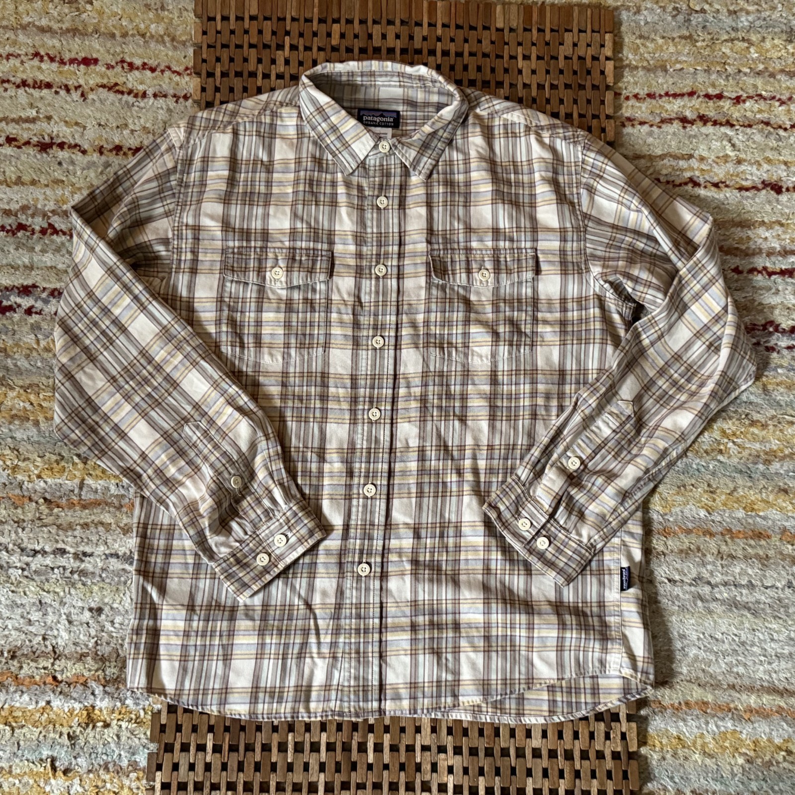 Patagonia Khaki Tan Plaid Button Down Work Shirt Men's Size Medium M