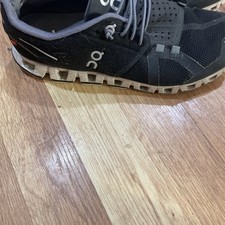 On Cloud Womens Running Shoes Black White Size W8