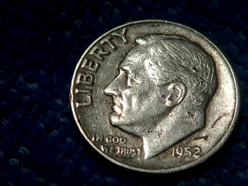 SILVER ROOSEVELT DIME: 1952-P IN VERY FINE PLUS CONDITION!