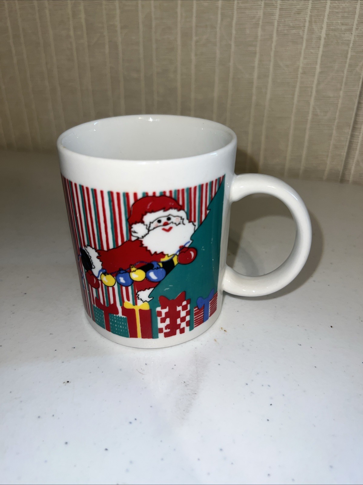Vintage Christmas Coffee Mug Santa Presents Tree Retro 1980's Tea Cup