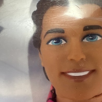 Mattel Barbie Hot Skatin' KEN Doll - In-Line and Ice Skating (1994