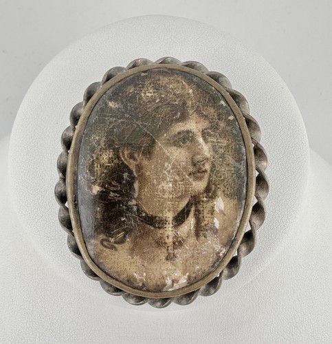 Antique Victorian Canvas Twist Metal Frame Woman Portrait Repair Brooch Read