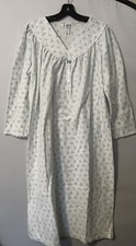 FUNDAMENTALS Large Sears nightgown Delicate lace trimmed Sleeves Floral print