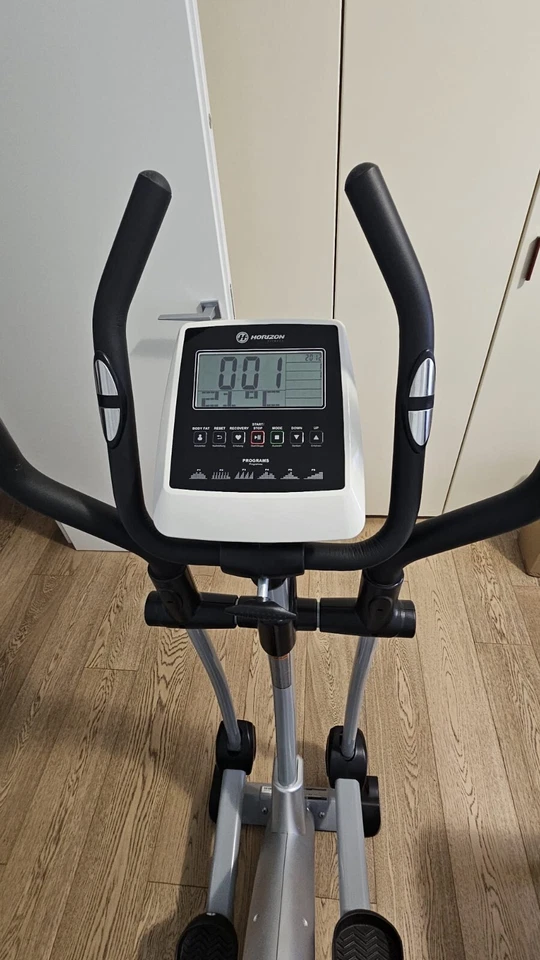 ellittica professionale marca HORIZON FITNESS SYROS colore argento bianca e nera - Immagine 2 di 4