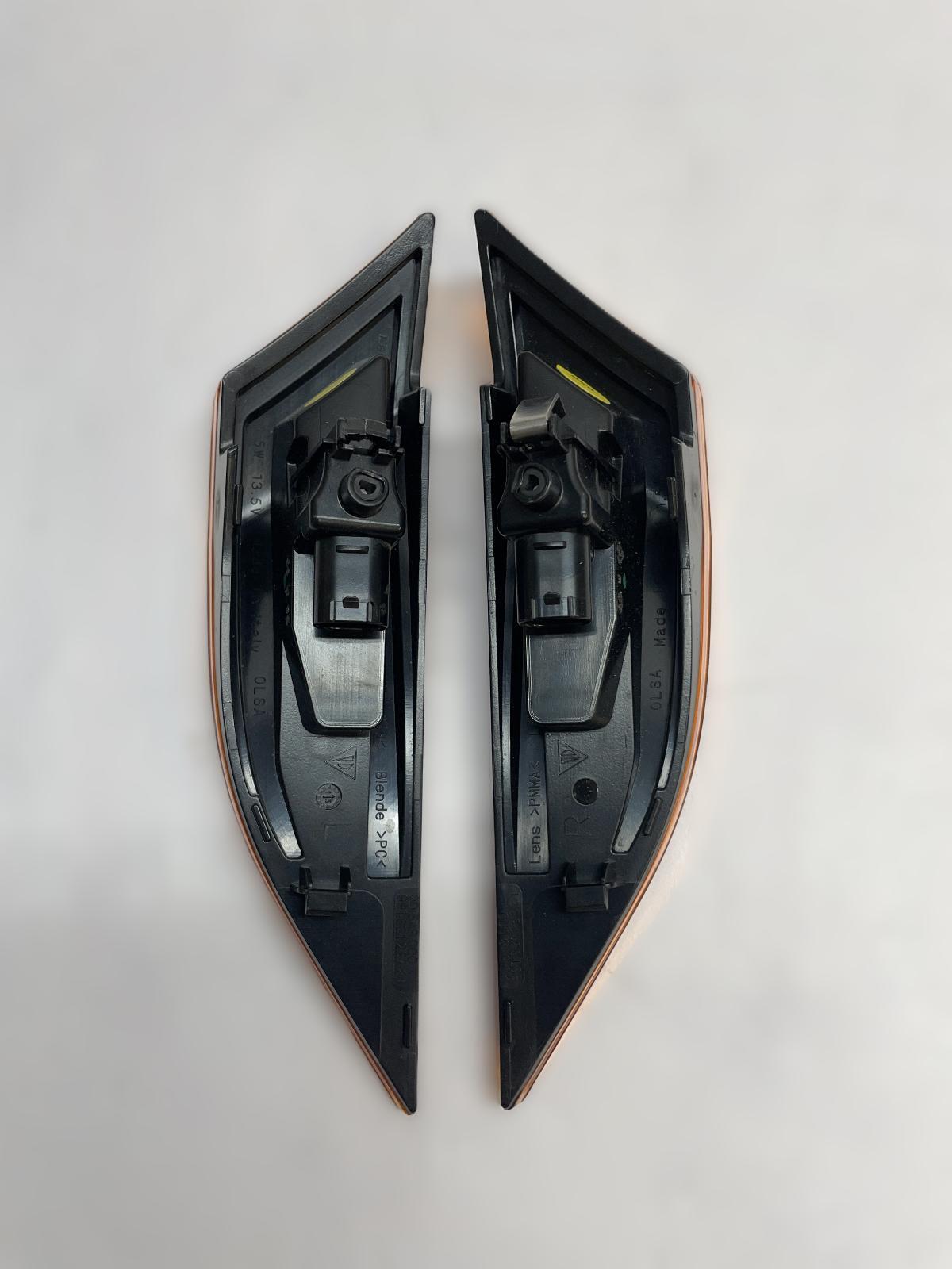 2020 PORSCHE 911 GT3 RS LEFT/RIGHT DRIVER/PASSENGER FRONT LAMP SIDE MARKER OEM