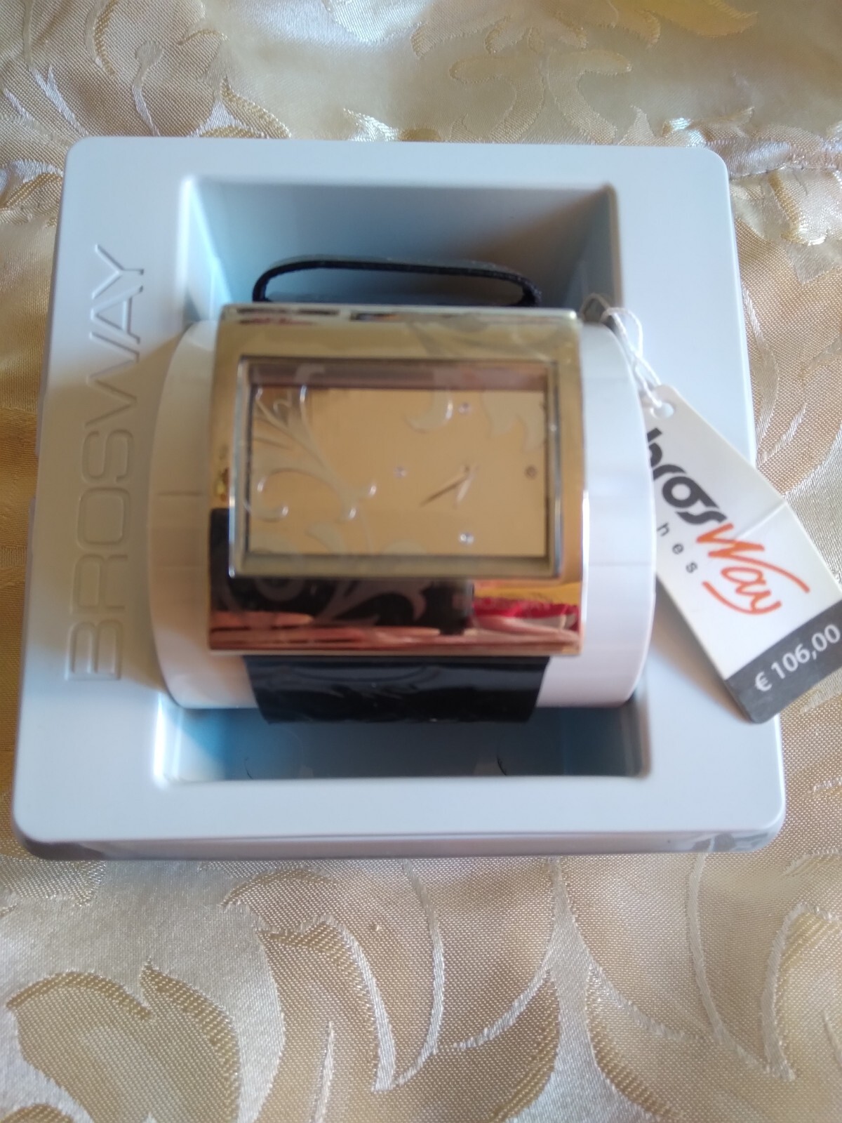 Foto 1 di 2