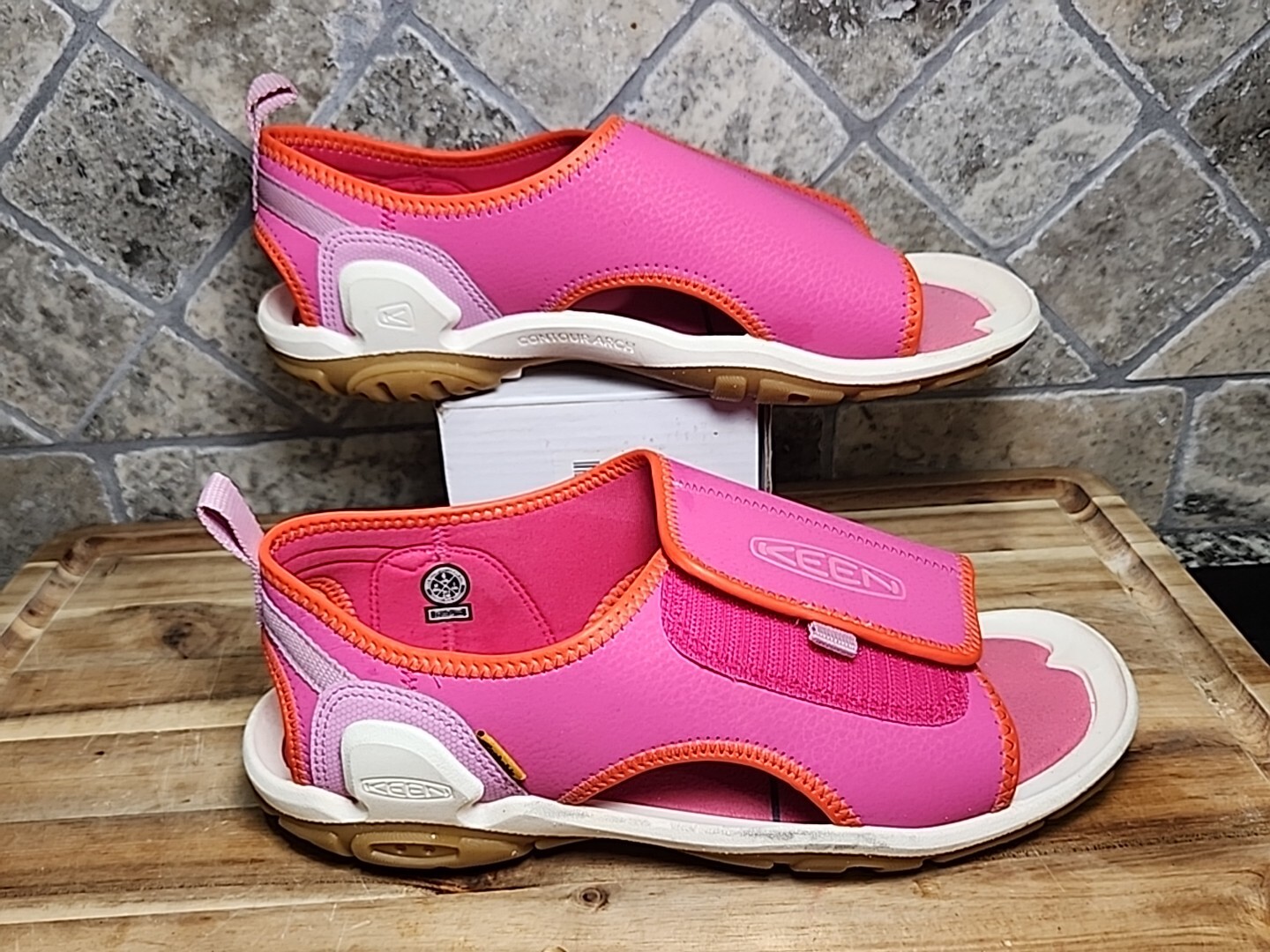 Sandali Keen Knotch River punta aperta donna taglia 6 rosa magenta scarpe acqua 1025643
