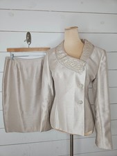 Kasper size 10 champagne beige formal skirt suit with beautiful beading