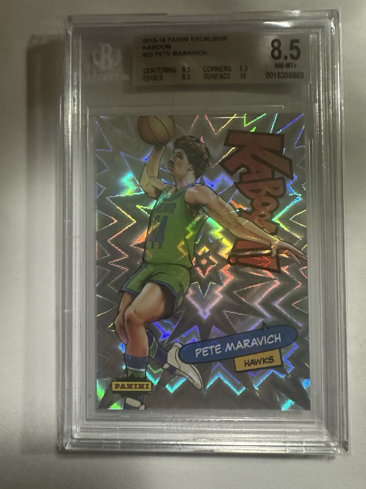 2015-16 Panini Excalibur - Kaboom ** BGS 8.5 ** Pete Maravich #23