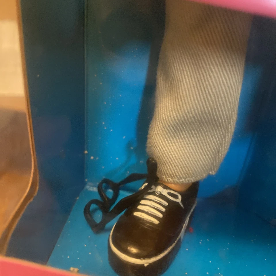 De colección Cool School Ken Barbie 1999 23941 Estudiante Hombre Niño Muñeca Mochila Defectos Foto 3 de 4