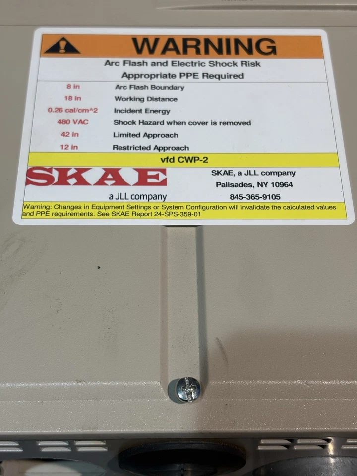 CIMR-E7U4015 Yaskawa Varispeed E7 Variable Speed AC Drive 480V 34A - Image 3 of 4