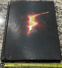 Resident Evil 5 Official Hardcover Collector  s Strategy Guide Poor Condition