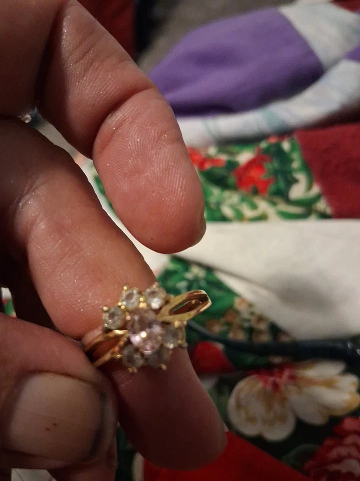 Gold Colored Fashion Ring with Stones Size 8 - Image 4 of 4